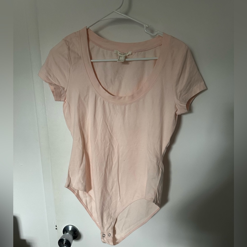 SOLD☀️Forever 21 Light Pink Scoop Neck Bodysuit